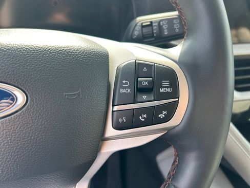 Used 2025 Ford Explorer Active w/ Active Comfort Package AWD/4WD image 17