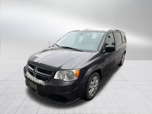 Used 2020 Dodge Grand Caravan SE w/ UConnect Hands-Free Group image 5