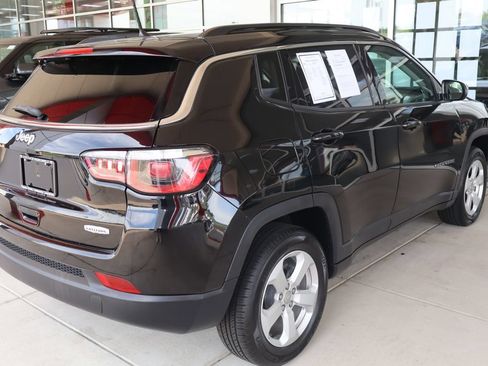 Used 2018 Jeep Compass Latitude AWD/4WD image 10