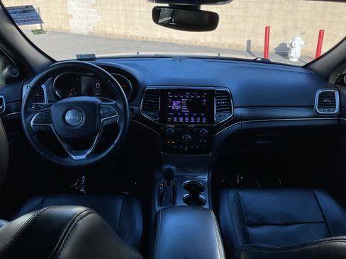 Used 2019 Jeep Grand Cherokee Limited w/ Luxury Group II image 18