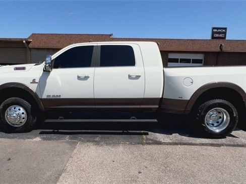 Used 2024 RAM 3500 Limited w/ Safety Group image 40