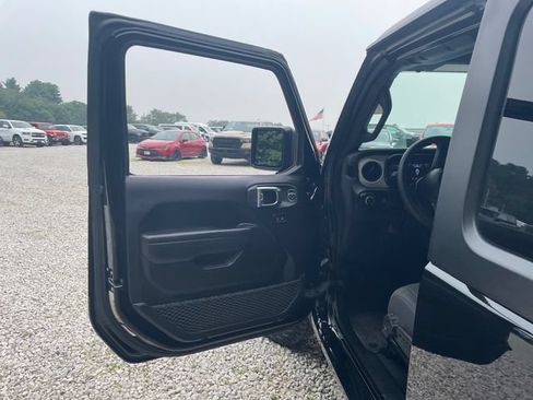 Used 2024 Jeep Wrangler Sport AWD/4WD image 17