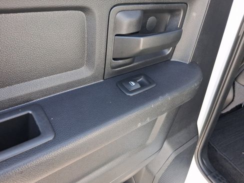 Used 2016 RAM 1500 Express RWD image 28