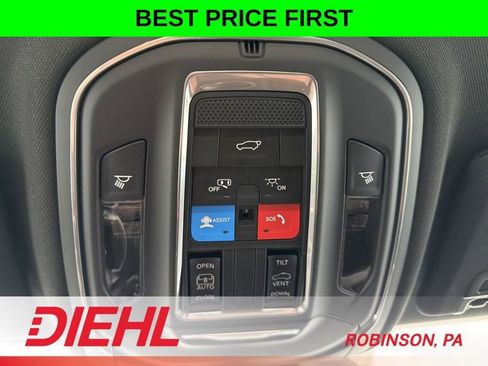 New 2026 Jeep Grand Cherokee Altitude AWD/4WD image 32