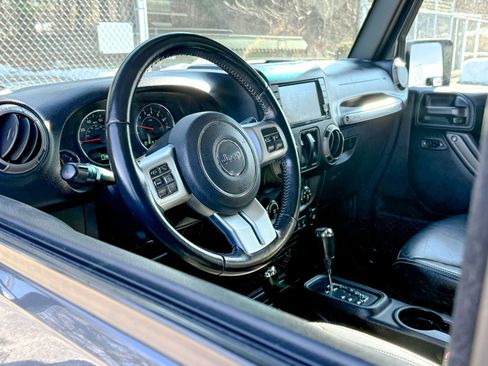 Used 2018 Jeep Wrangler Sport image 13