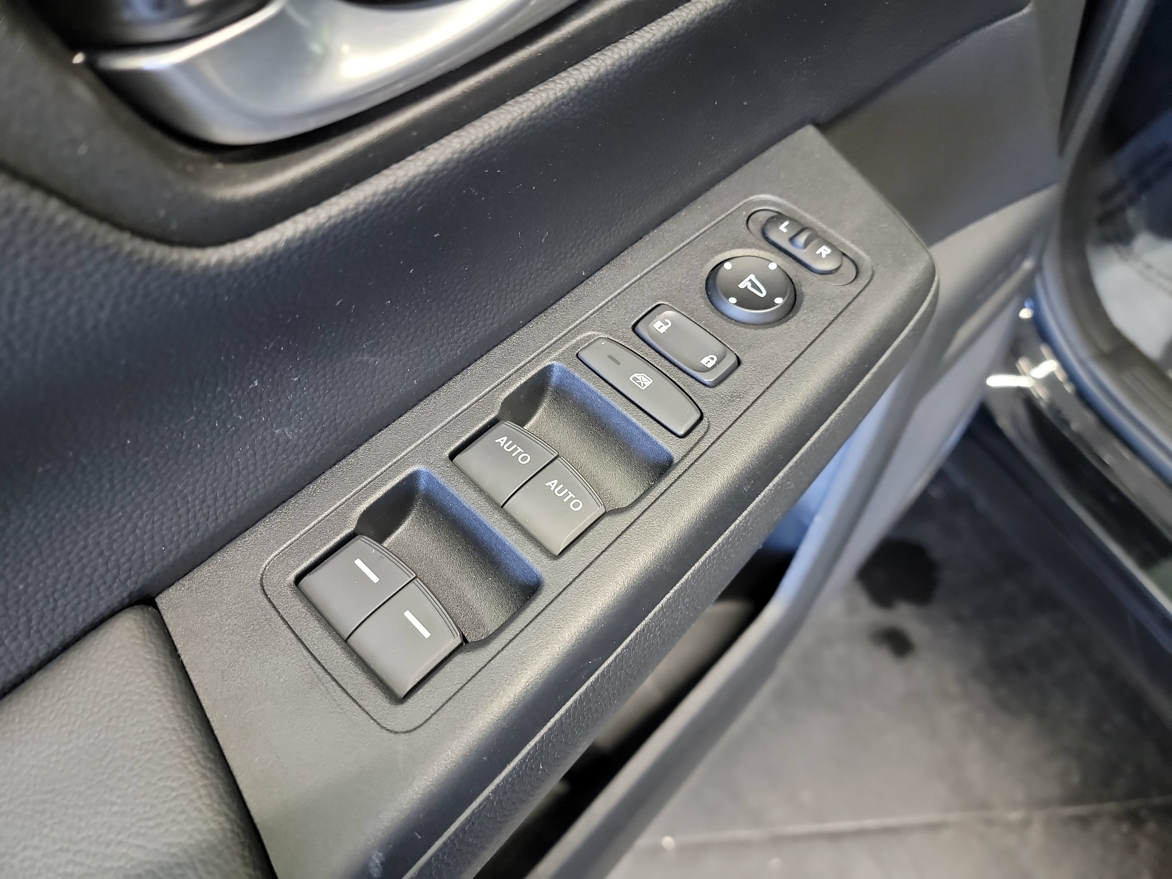 Used 2023 Honda CR-V Sport image 14