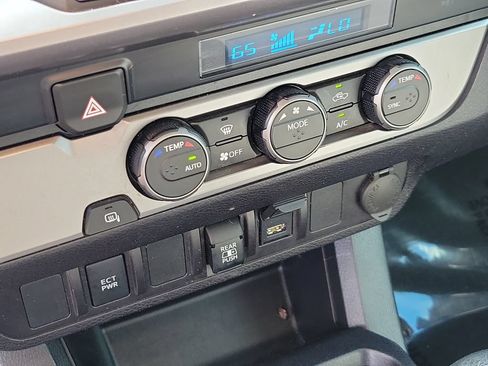 Used 2021 Toyota Tacoma SR5 RWD image 26