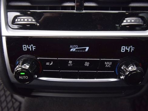 Used 2021 BMW 750i xDrive 750i xDrive AWD w/ Executive Package image 46