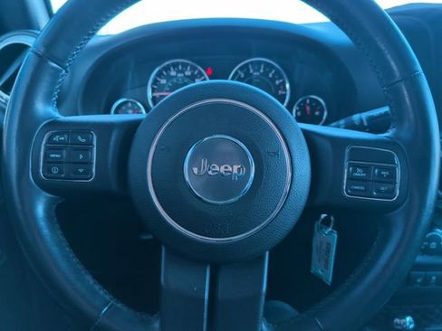 Used 2013 Jeep Wrangler Unlimited Rubicon w/ Connectivity Group image 18