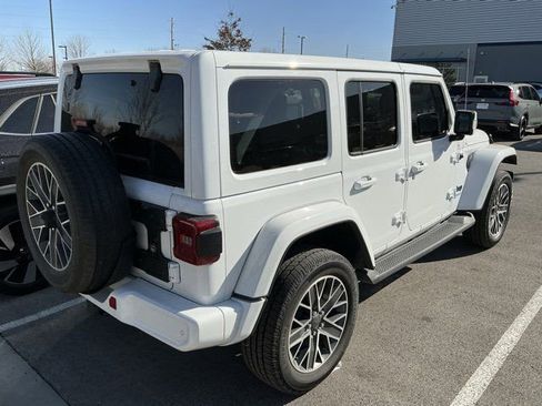Used 2022 Jeep Wrangler Unlimited Sahara image 5