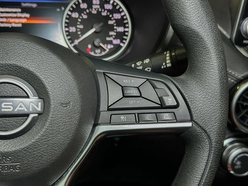 Used 2024 Nissan Sentra SV FWD image 31