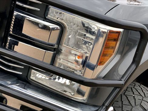 Certified 2019 Ford F250 Lariat w/ Chrome Package image 27