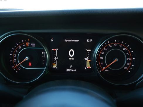 Used 2023 Jeep Gladiator Willys image 7