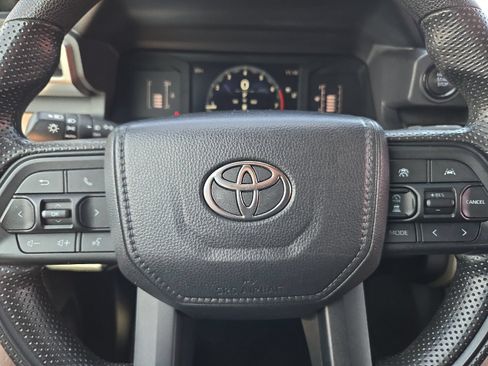 Certified 2025 Toyota Tacoma SR5 AWD/4WD image 21