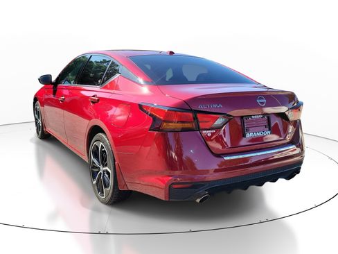 Used 2023 Nissan Altima 2.5 SR AWD/4WD image 5