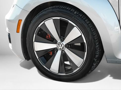 Used 2014 Volkswagen Beetle R-Line FWD image 46