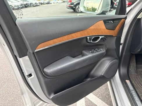 Used 2025 Volvo XC90 T8 Plus w/ Protection Package Premier AWD/4WD image 7