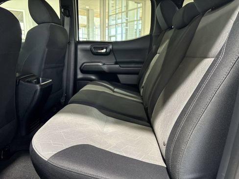 Used 2020 Toyota Tacoma TRD Sport w/ Technology Package RWD image 22