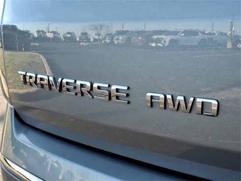 Used 2023 Chevrolet Traverse High Country image 32