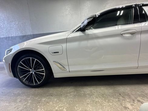 Used 2023 BMW 530e xDrive w/ Premium Package AWD/4WD image 15