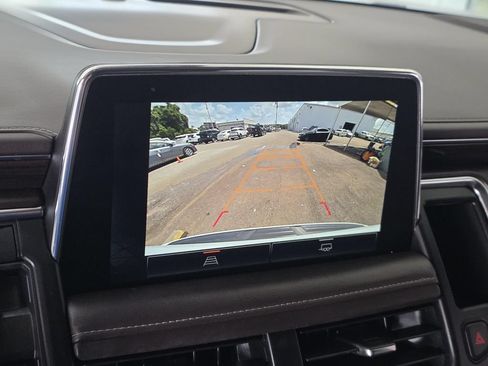 Used 2022 GMC Yukon SLE w/ Gmc Pro Safety Plus Package RWD image 13