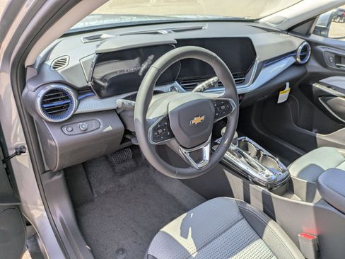 Used 2026 Chevrolet Trax LT w/ Driver Confidence Package image 10