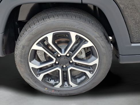 Certified 2022 Jeep Compass Limited w/ Sun and Sound Group AWD/4WD image 29