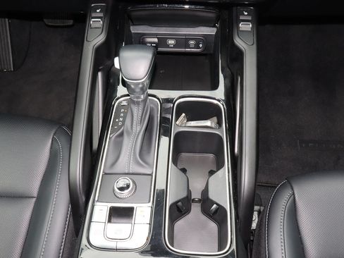 Used 2025 Kia Telluride S FWD image 22