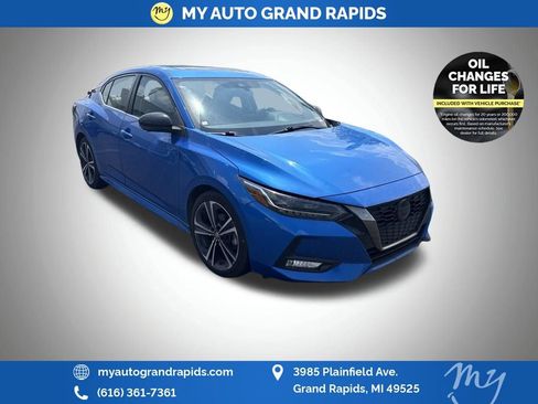 Used 2022 Nissan Sentra SR w/ SR Premium Package FWD image 1