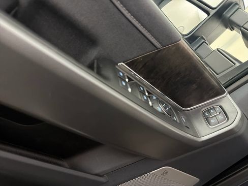 Used 2025 Ford F250 Lariat w/ Chrome Package image 15