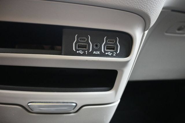 Used 2024 Chrysler Pacifica Touring-L FWD image 25