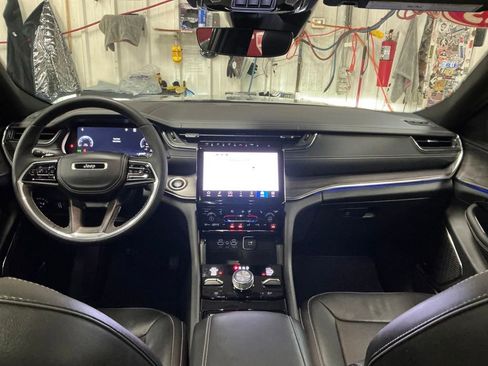Used 2023 Jeep Grand Cherokee L Overland image 13