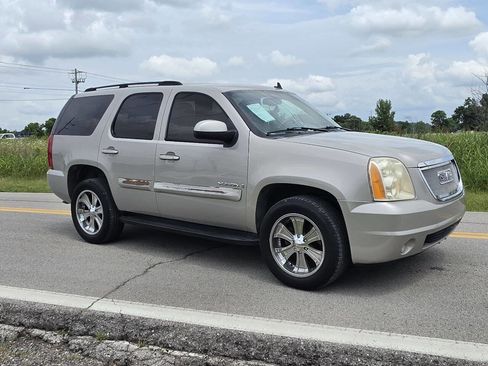 Used 2007 GMC Yukon SLE AWD/4WD image 1