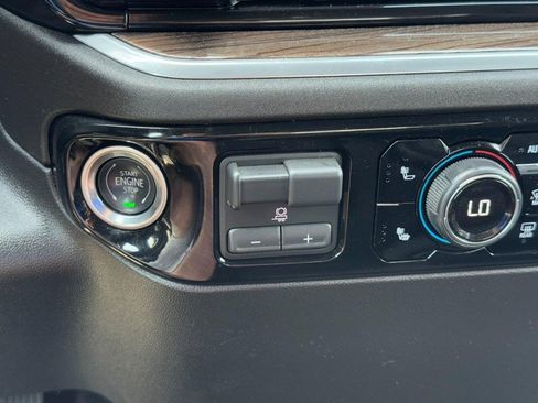 Used 2026 Chevrolet Silverado 1500 LT AWD/4WD image 19