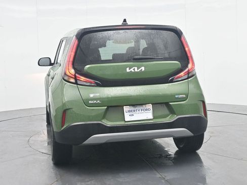 Used 2023 Kia Soul EX FWD image 7