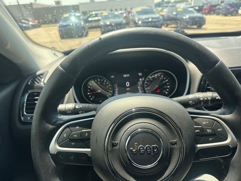 Used 2019 Jeep Compass Limited AWD/4WD image 17