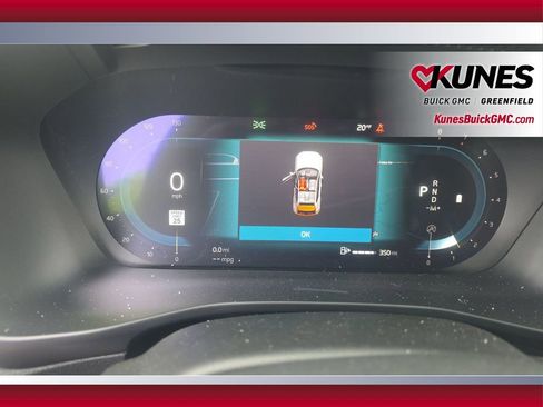 Used 2024 Volvo XC40 B5 Core image 20