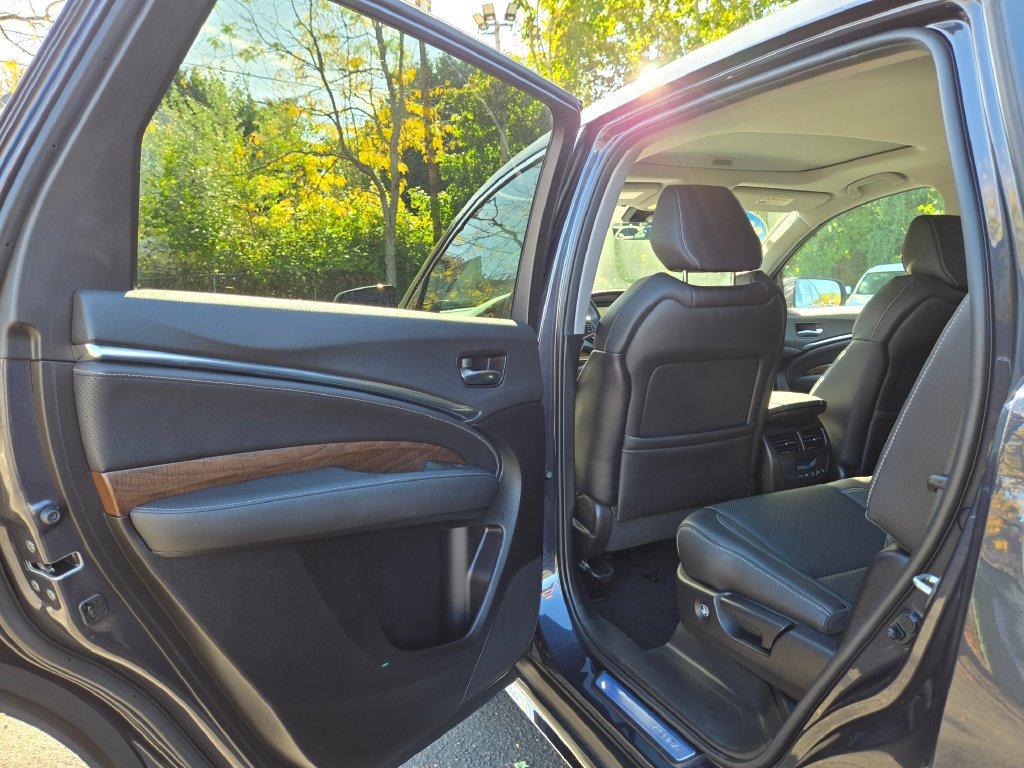 Used 2019 Acura MDX w/ Technology Package AWD/4WD image 16