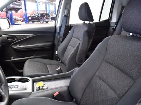 Used 2023 Honda Ridgeline Sport image 9