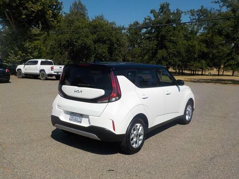Used 2025 Kia Soul S image 8