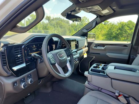 New 2026 GMC Sierra 1500 SLE image 11