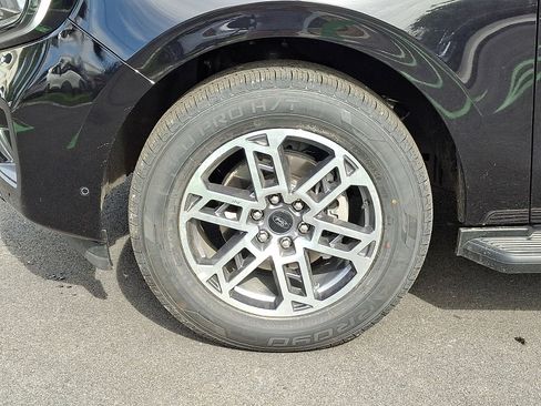 Certified 2025 Ford Expedition Max Active AWD/4WD image 9