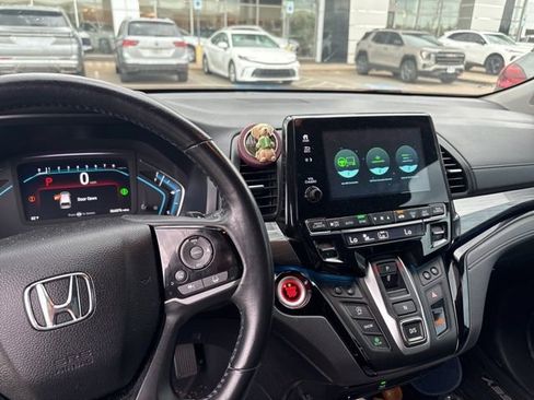 Used 2022 Honda Odyssey Elite image 9