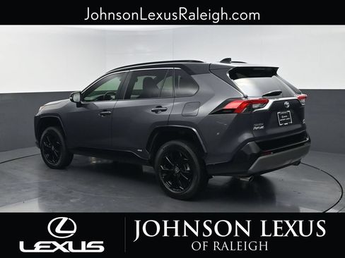 Used 2022 Toyota RAV4 XSE AWD/4WD image 7