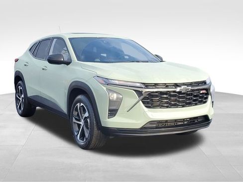 Certified 2024 Chevrolet Trax RS w/ Sunroof Package image 7