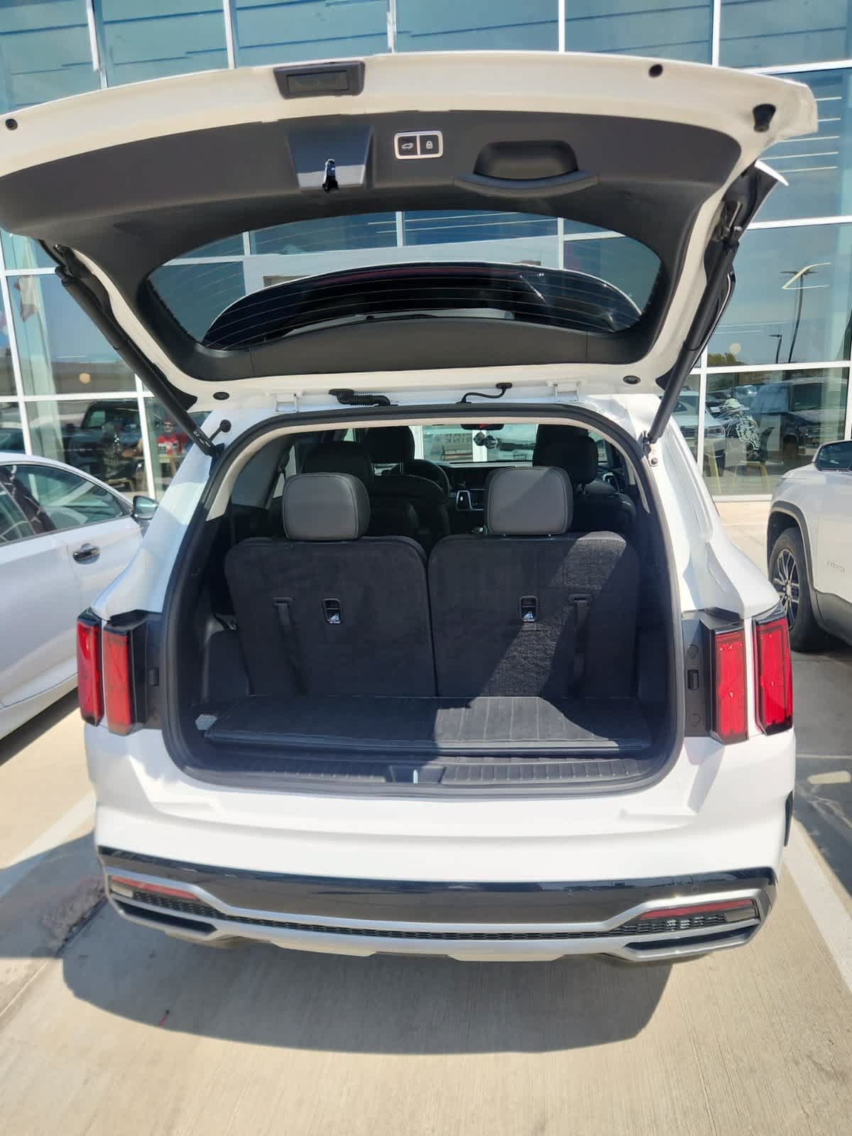 Certified 2023 Kia Sorento SX FWD image 17