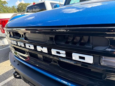 Used 2024 Ford Bronco Outer Banks w/ Sasquatch Package AWD/4WD image 19