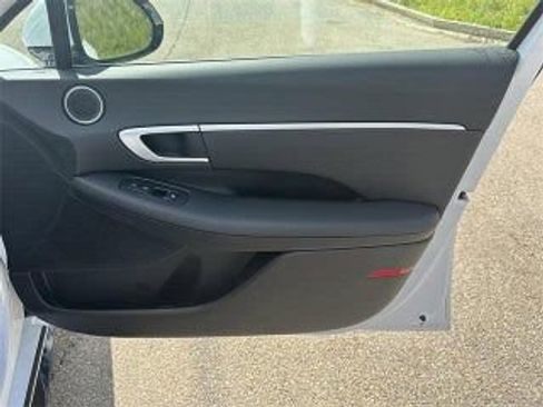 Used 2025 Hyundai Sonata SEL FWD image 14