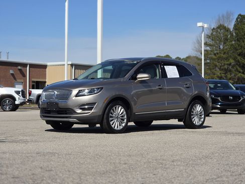 Used 2019 Lincoln MKC Premiere image 3