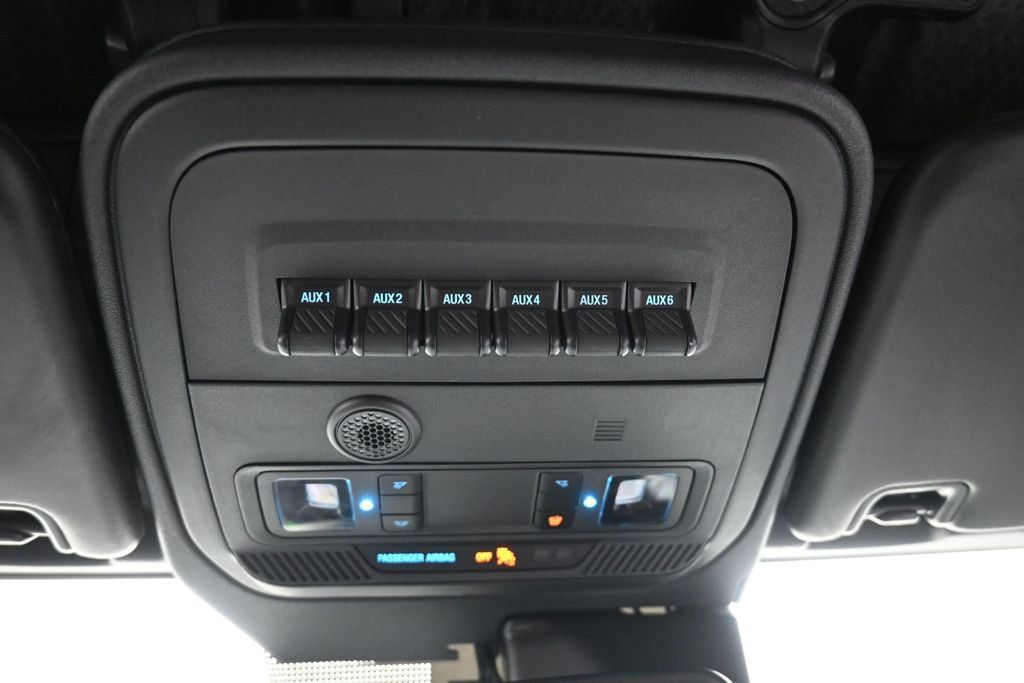 Used 2024 Ford Bronco Black Diamond AWD/4WD image 2